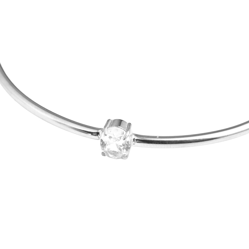 Estelle Oval Cuff Silver Detaljbild - Elegant Silverarmband - AEDORA Jewelry
